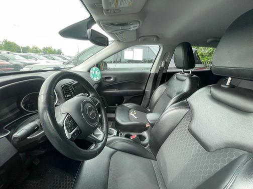 White Clearcoat 2018 Jeep Compass Latitude