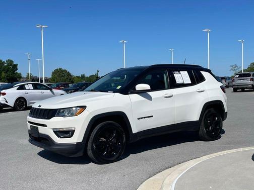 White Clearcoat 2018 Jeep Compass Latitude