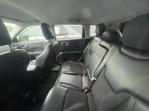 White Clearcoat 2018 Jeep Compass Latitude