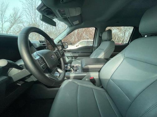 2025 Ford F-150 Lightning Pro