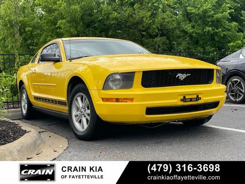 2005 Ford Mustang Deluxe