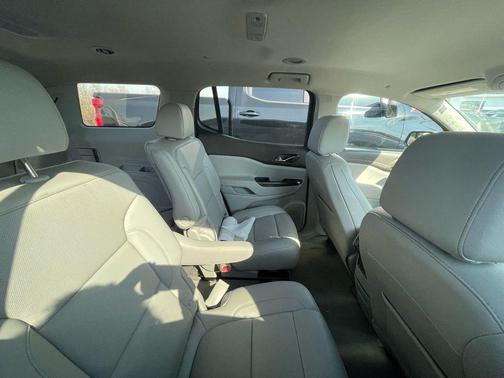 2022 GMC Acadia FWD SLT