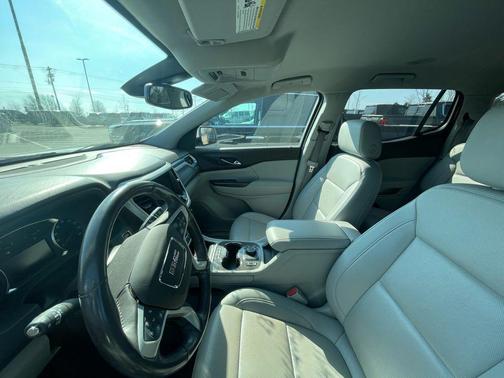 2022 GMC Acadia FWD SLT