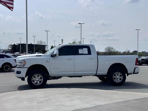 Bright White Clearcoat 2024 RAM 2500 Laramie Crew Cab 4x4 6'4' Box