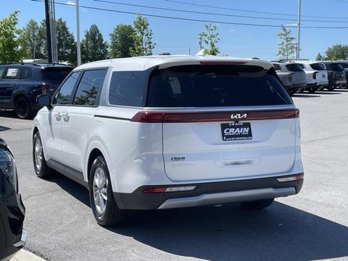 2024 Kia Carnival LX