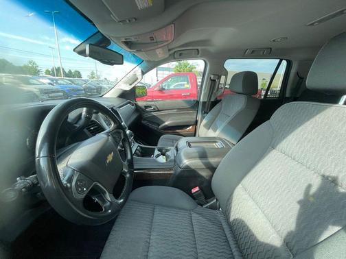 Summit White 2019 Chevrolet Tahoe LS