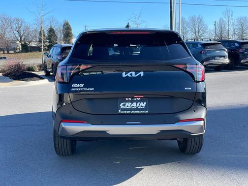 Black 2026 Kia Sportage Hybrid LX
