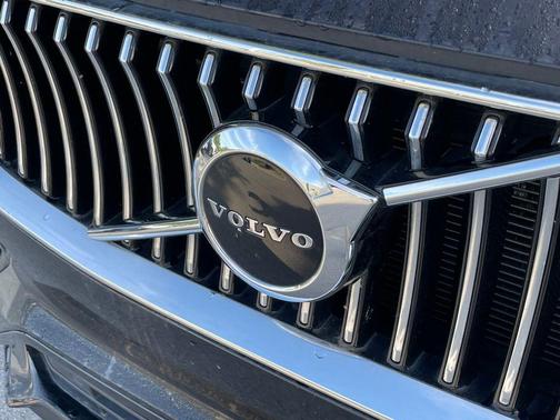 Onyx Black Metallic 2020 Volvo XC90 T5 Momentum