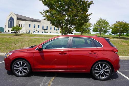 Scarlet Red Pearl 2018 Hyundai Elantra GT Base