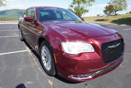 2019 Chrysler 300 Touring