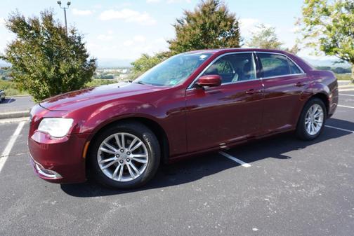 2019 Chrysler 300 Touring