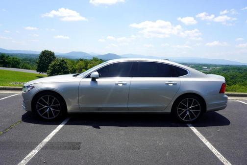 2018 Volvo S90 T6 Momentum