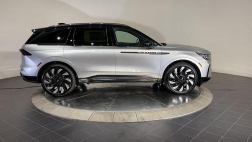 2024 Lincoln Nautilus Reserve