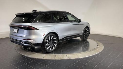 2024 Lincoln Nautilus Reserve