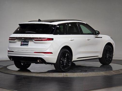 2025 Lincoln Corsair Reserve