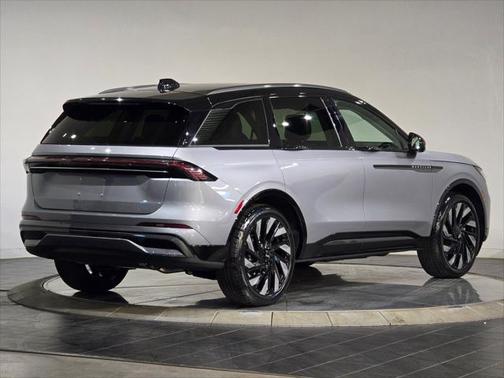 2025 Lincoln Nautilus Reserve