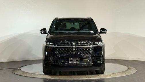 Infinite Black Metallic Clearcoat 2026 Lincoln Navigator Reserve