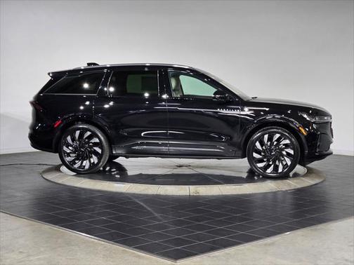 2025 Lincoln Nautilus Reserve
