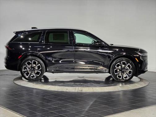 2025 Lincoln Nautilus Reserve
