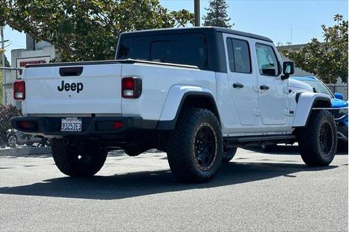 2021 Jeep Gladiator Sport