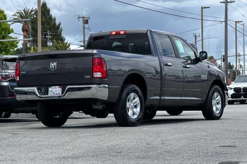 Granite Crystal Metallic Clearcoat 2018 RAM 1500 SLT