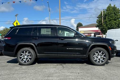 Diamond Black Crystal Pearlcoat 2025 Jeep Grand Cherokee L Limited