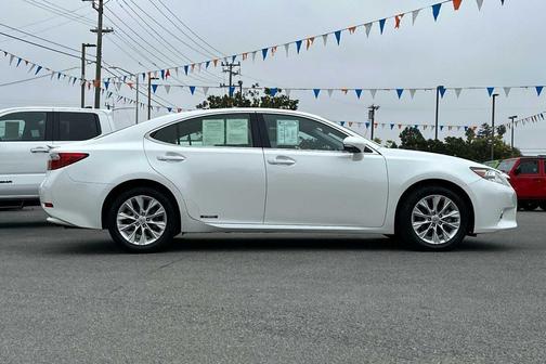 2014 Lexus ES 300h Base
