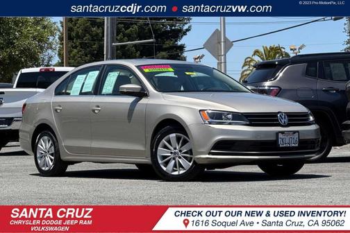 Gold 2015 Volkswagen Jetta Auto SE w/Connectivity