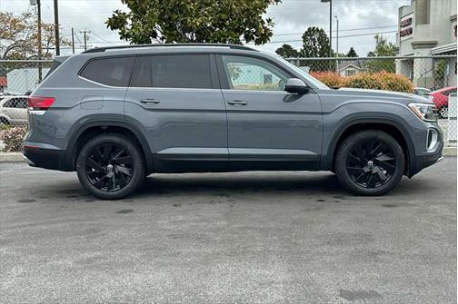 2025 Volkswagen Atlas 2.0T SE w/Technology 4MOTION