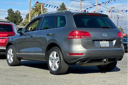 2012 Volkswagen Touareg VR6 Lux
