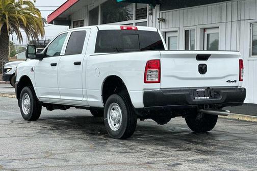 2024 RAM 2500 Tradesman Crew Cab 4x4 6'4' Box