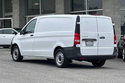 2017 Mercedes-Benz Metris Base