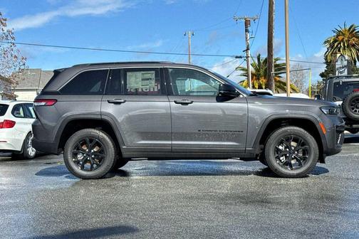 2026 Jeep Grand Cherokee Altitude