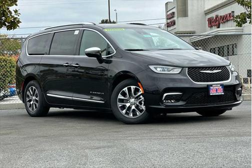 2023 Chrysler Pacifica L