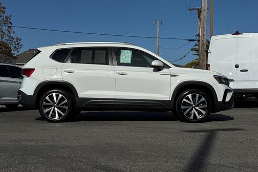 2024 Volkswagen Taos 1.5T SE