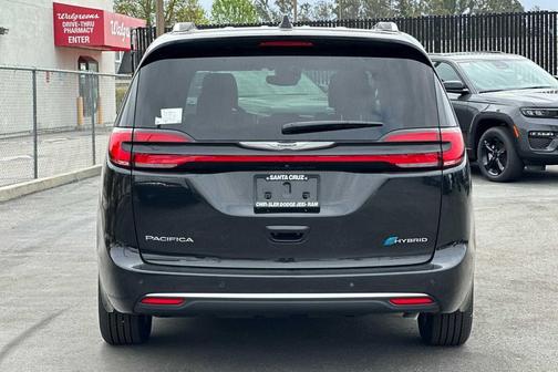 2023 Chrysler Pacifica L