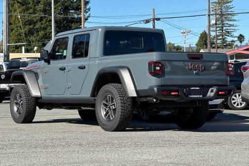 2026 Jeep Gladiator Mojave 4x4