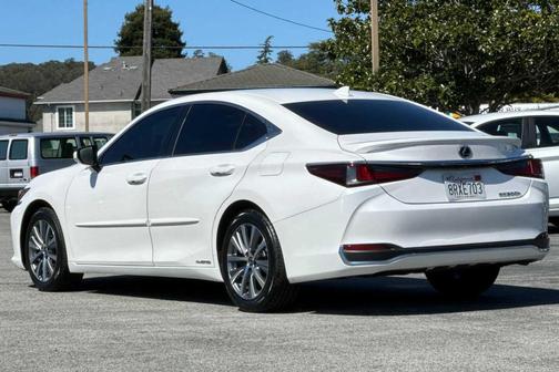 2020 Lexus ES 300h Base