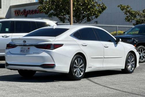 2020 Lexus ES 300h Base