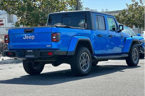 2021 Jeep Gladiator Overland