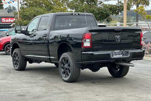 2023 RAM 2500 Big Horn Crew Cab 4x4 6'4' Box