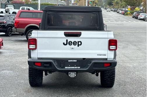 2020 Jeep Gladiator Sport