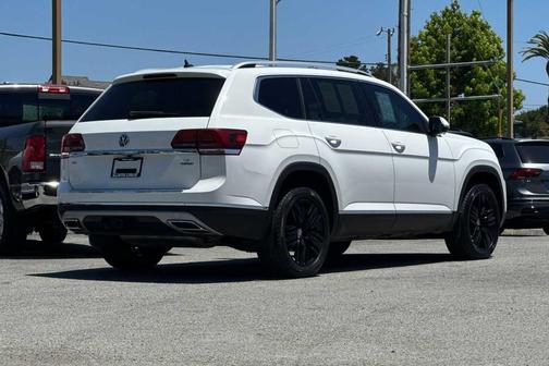 Pure White 2018 Volkswagen Atlas 3.6L SEL Premium