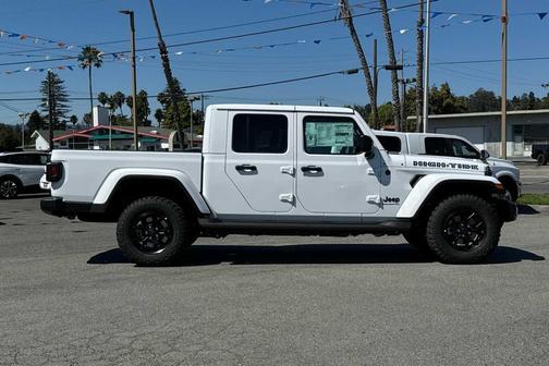2025 Jeep Gladiator High Tide