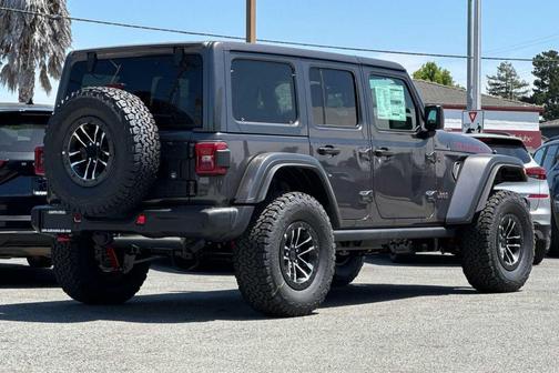 Granite Crystal Metallic Clearcoat 2026 Jeep Wrangler Rubicon