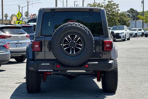 Granite Crystal Metallic Clearcoat 2026 Jeep Wrangler Rubicon