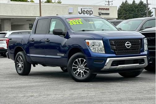 2022 Nissan Titan SV