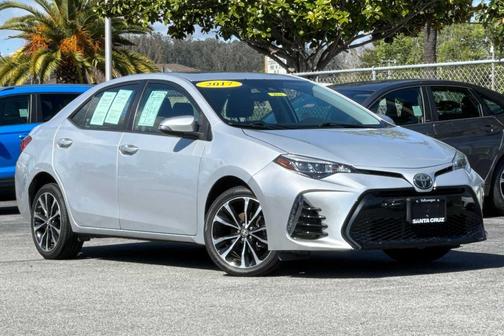 Classic Silver Metallic 2017 Toyota Corolla SE