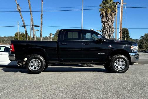 2022 RAM 2500 Laramie Crew Cab 4x4 6'4' Box