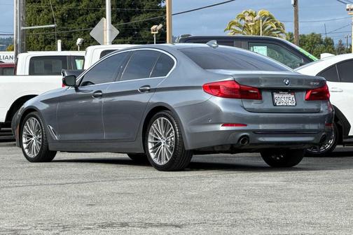 2019 BMW 530 530i
